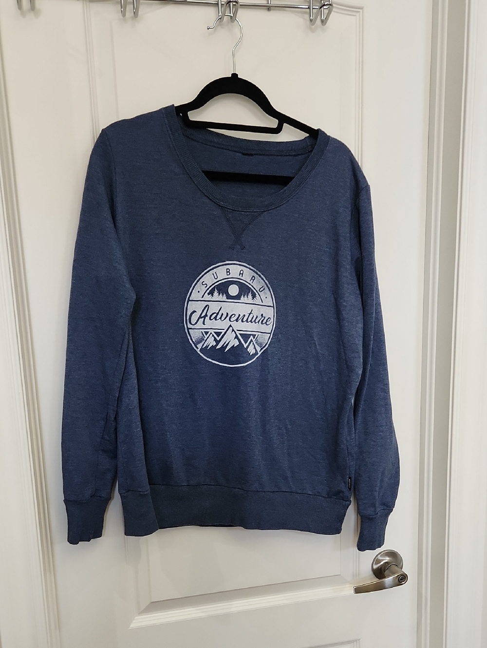 M/L Subaru Blue Adventure Crewneck Sweatshirt